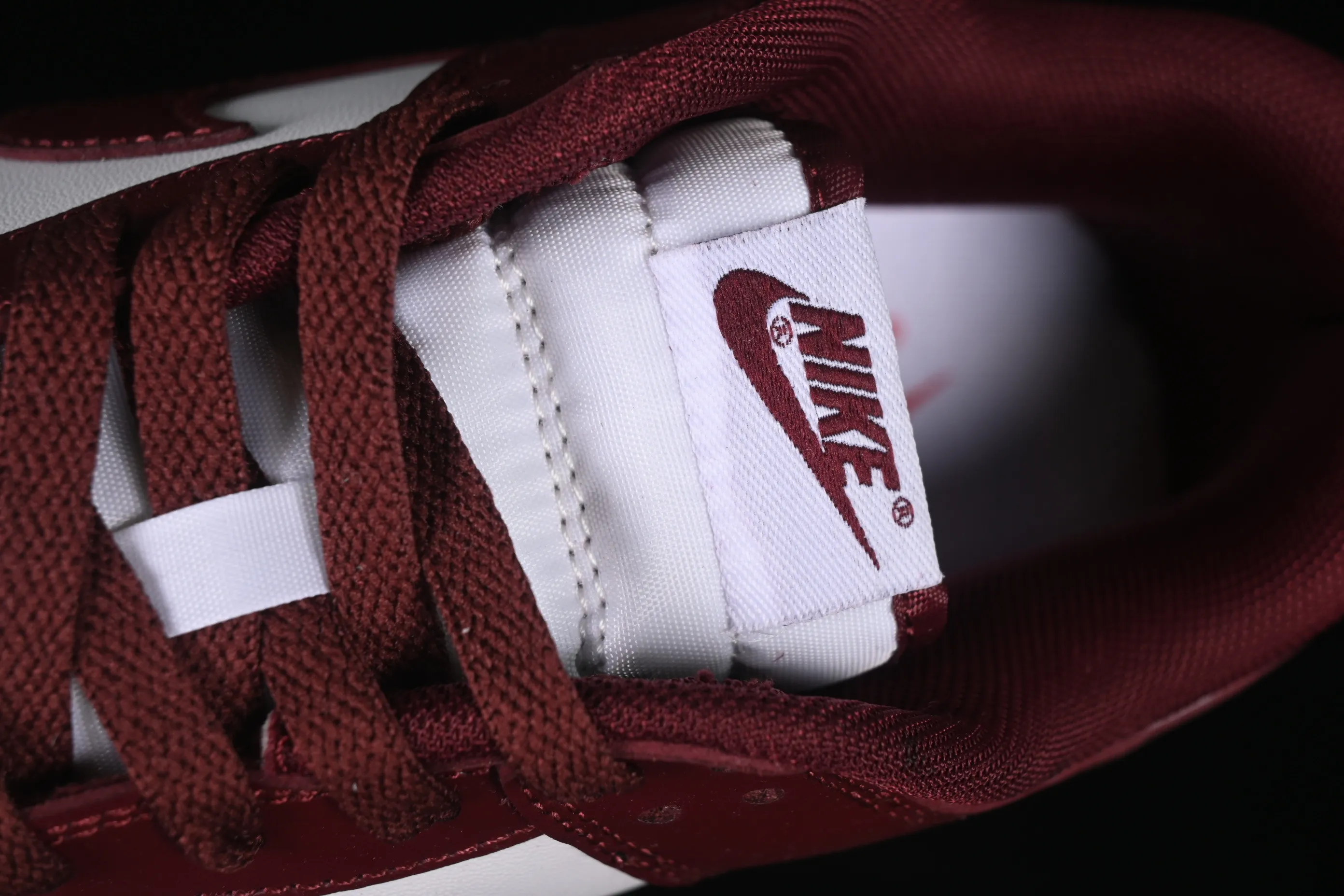 All categories Nk SB Dunk series Nk SB Dunk Low low-top sneakers Nike SB Dunk Low burgundy low-top casual sneakers DV0833-115